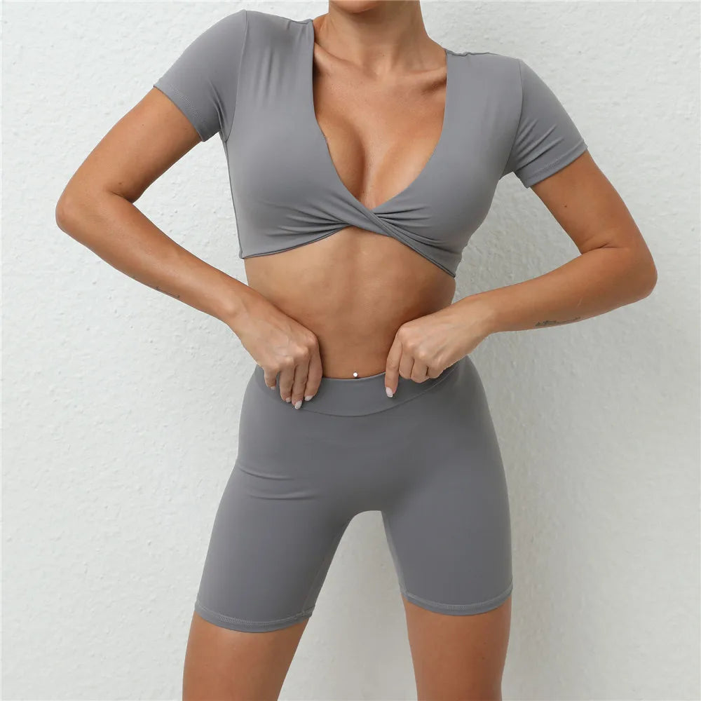 Two piece twist and scrunch gym set