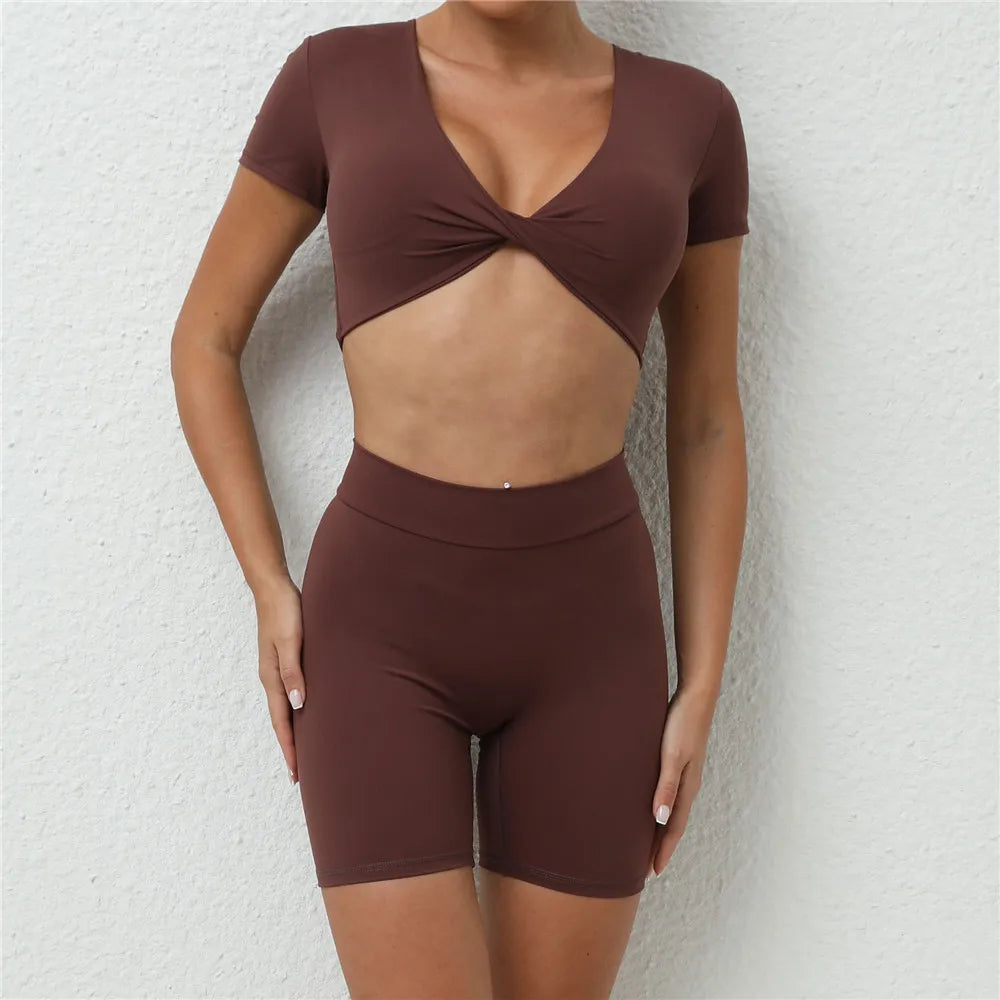 Two piece twist and scrunch gym set