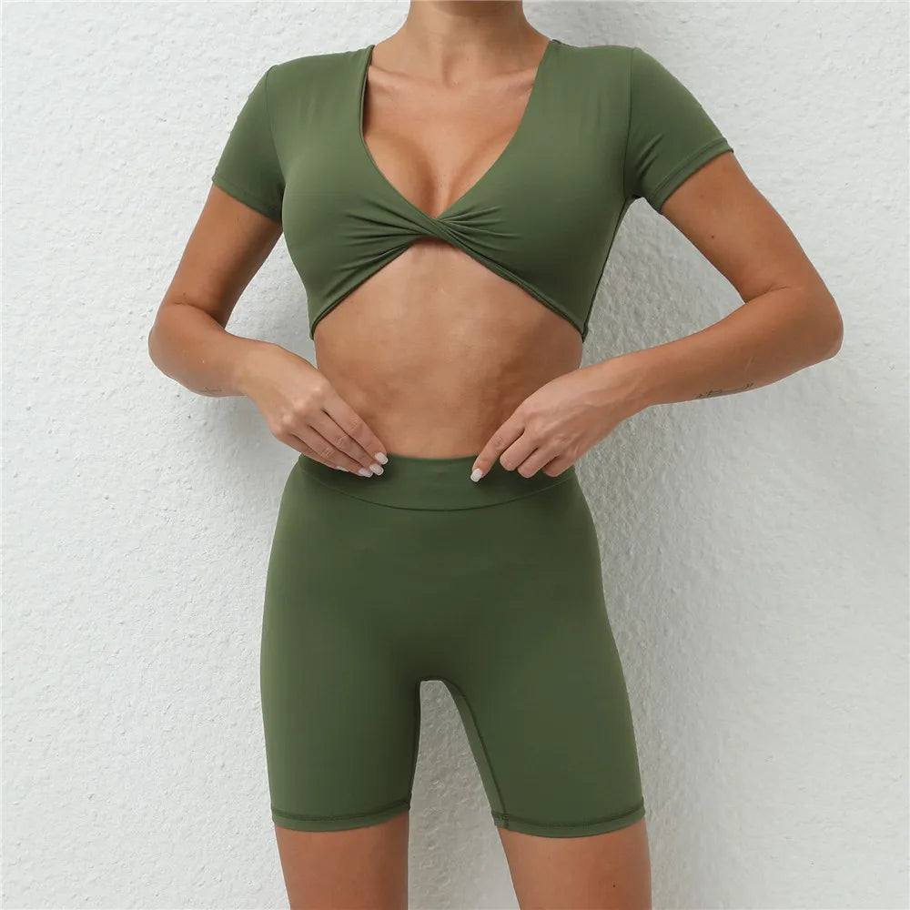 Two piece twist and scrunch gym set
