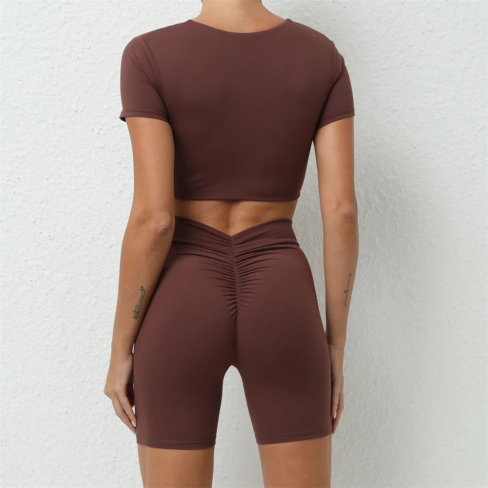 Two piece twist and scrunch gym set
